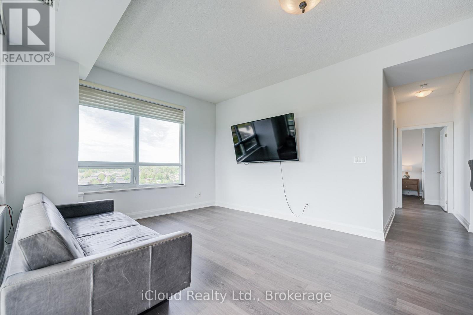 25 FONTENAY COURT - 21