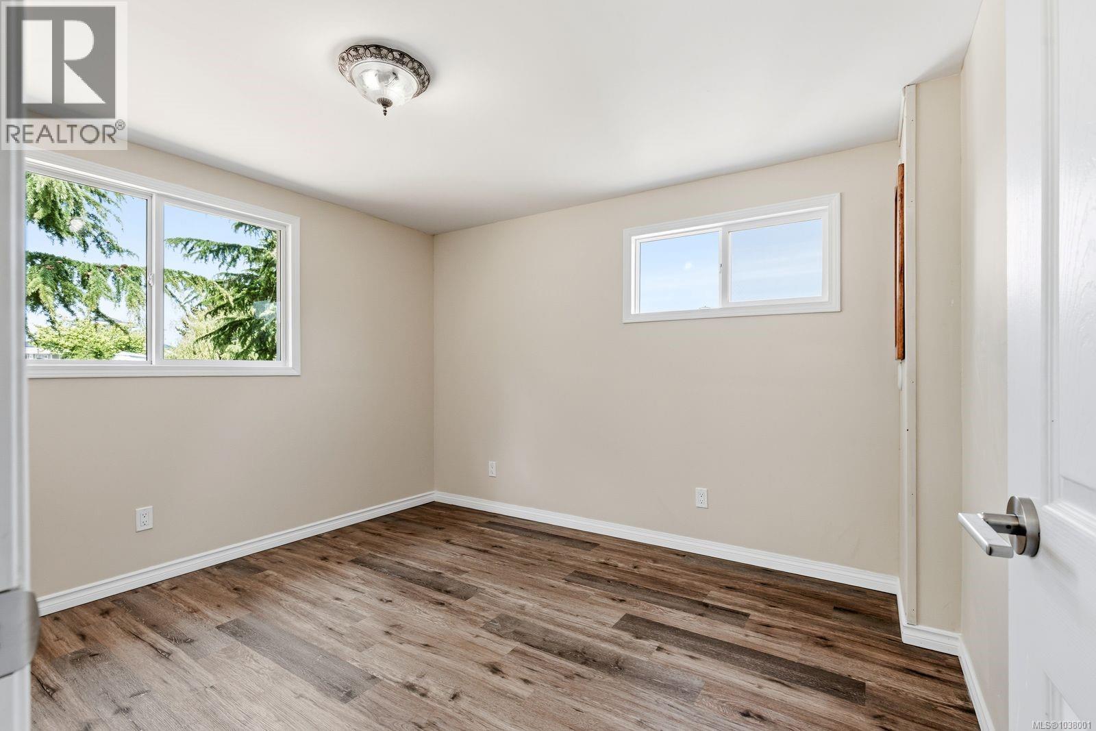 32 150 Corfield St N, Parksville