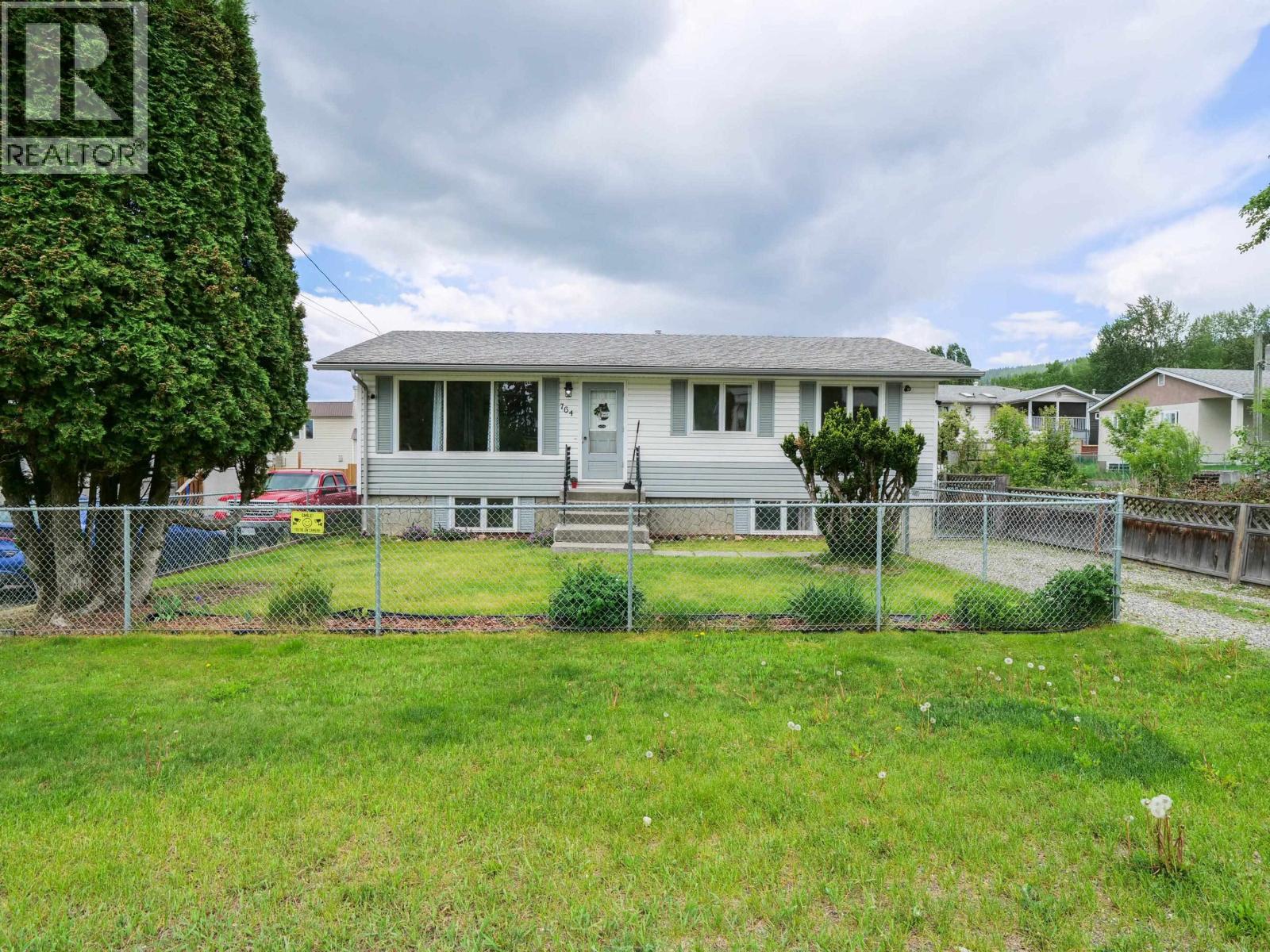 764 AVERY AVENUE - Image 2