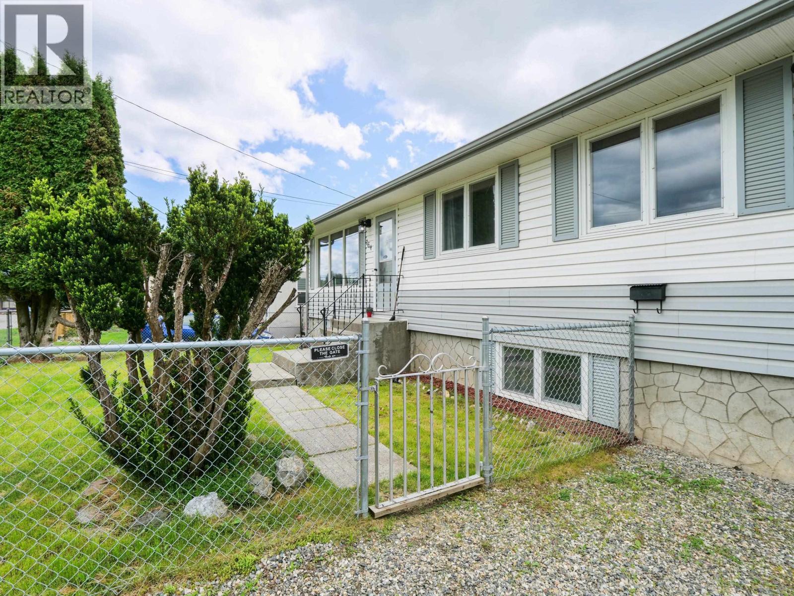 764 AVERY AVENUE - 3