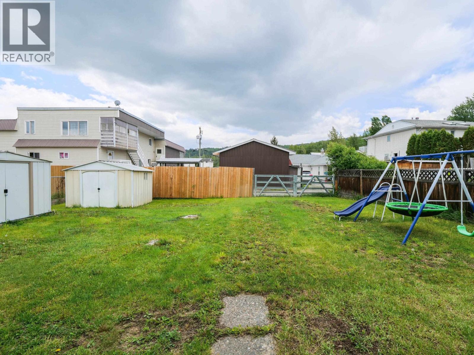 764 AVERY AVENUE - 32