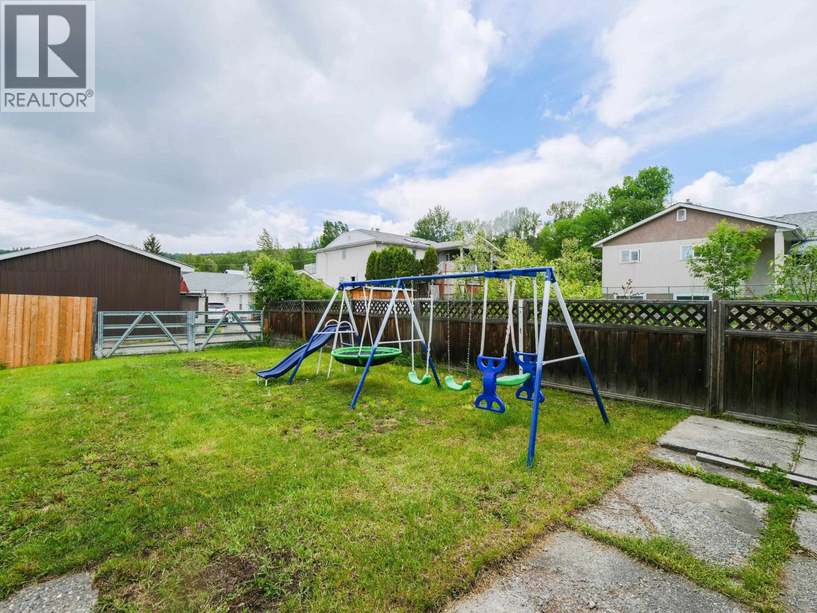 764 AVERY AVENUE - 33