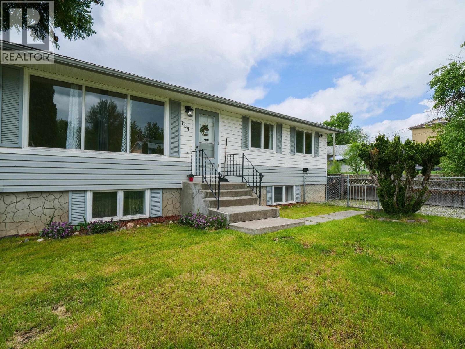 764 AVERY AVENUE - 35