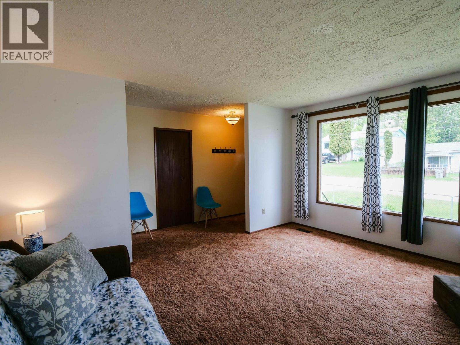 764 AVERY AVENUE - 5