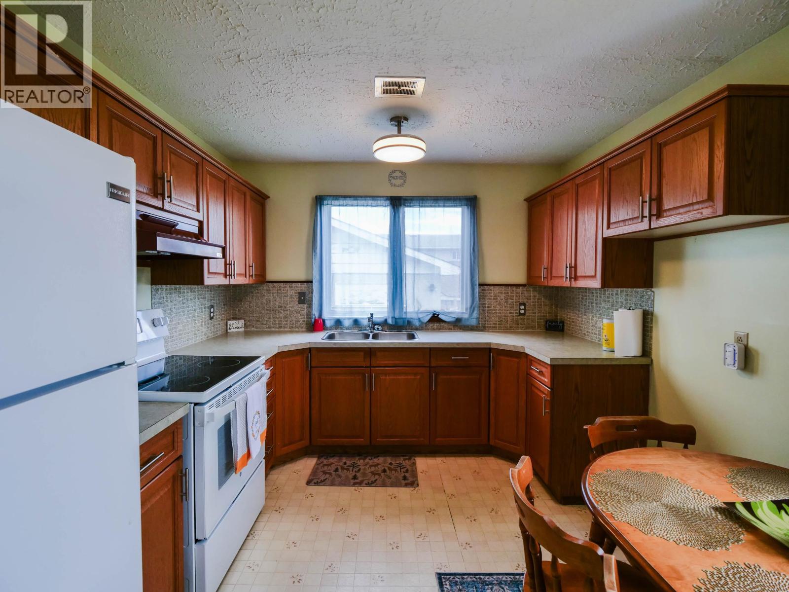 764 AVERY AVENUE - 9
