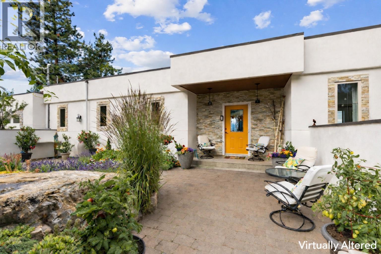 2286 CARMI Road, Penticton
