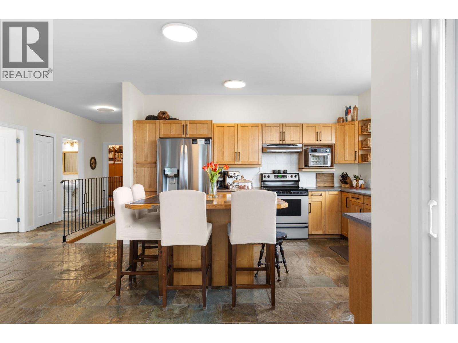 2286 CARMI Road, Penticton