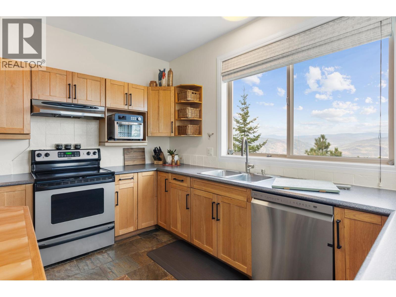 2286 CARMI Road, Penticton