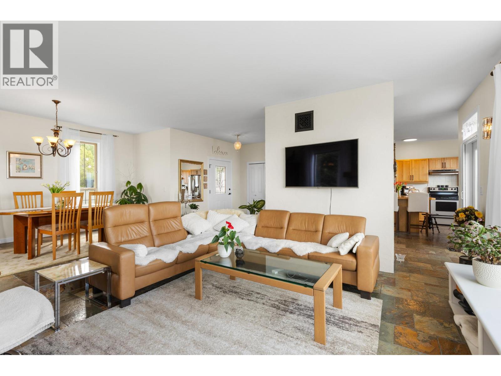 2286 CARMI Road, Penticton