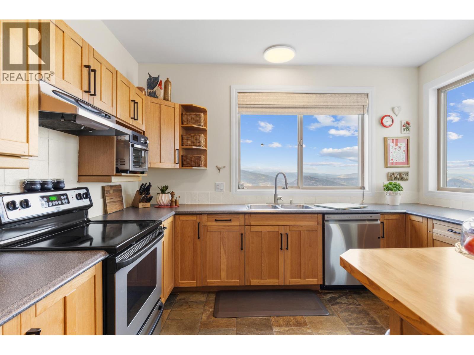 2286 CARMI Road, Penticton