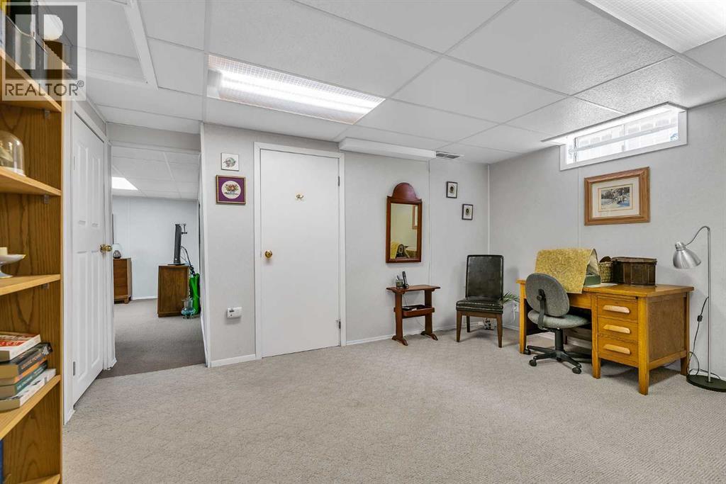 288 Deer Run Crescent SE - 32