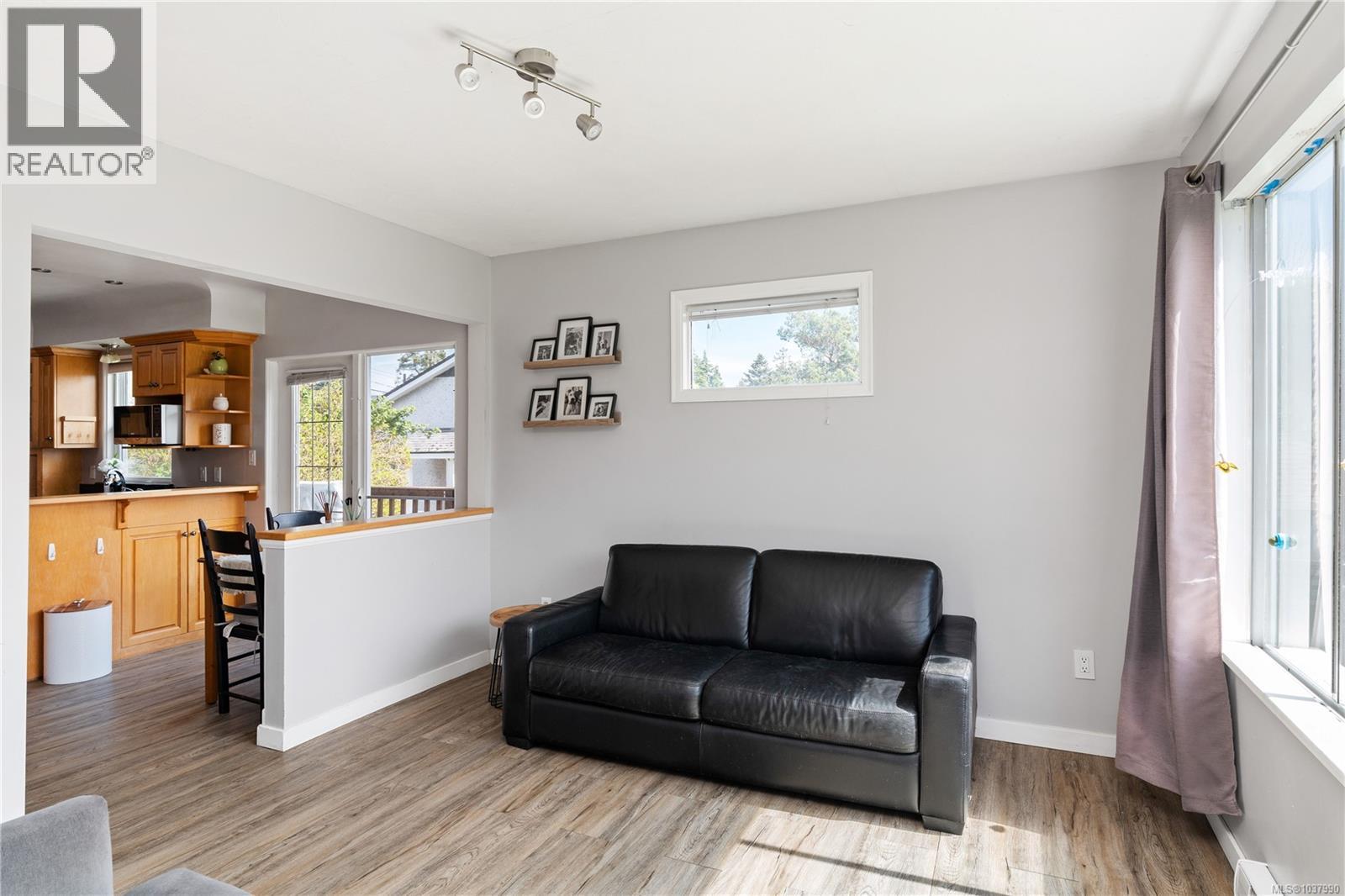 545 Tait St - 12