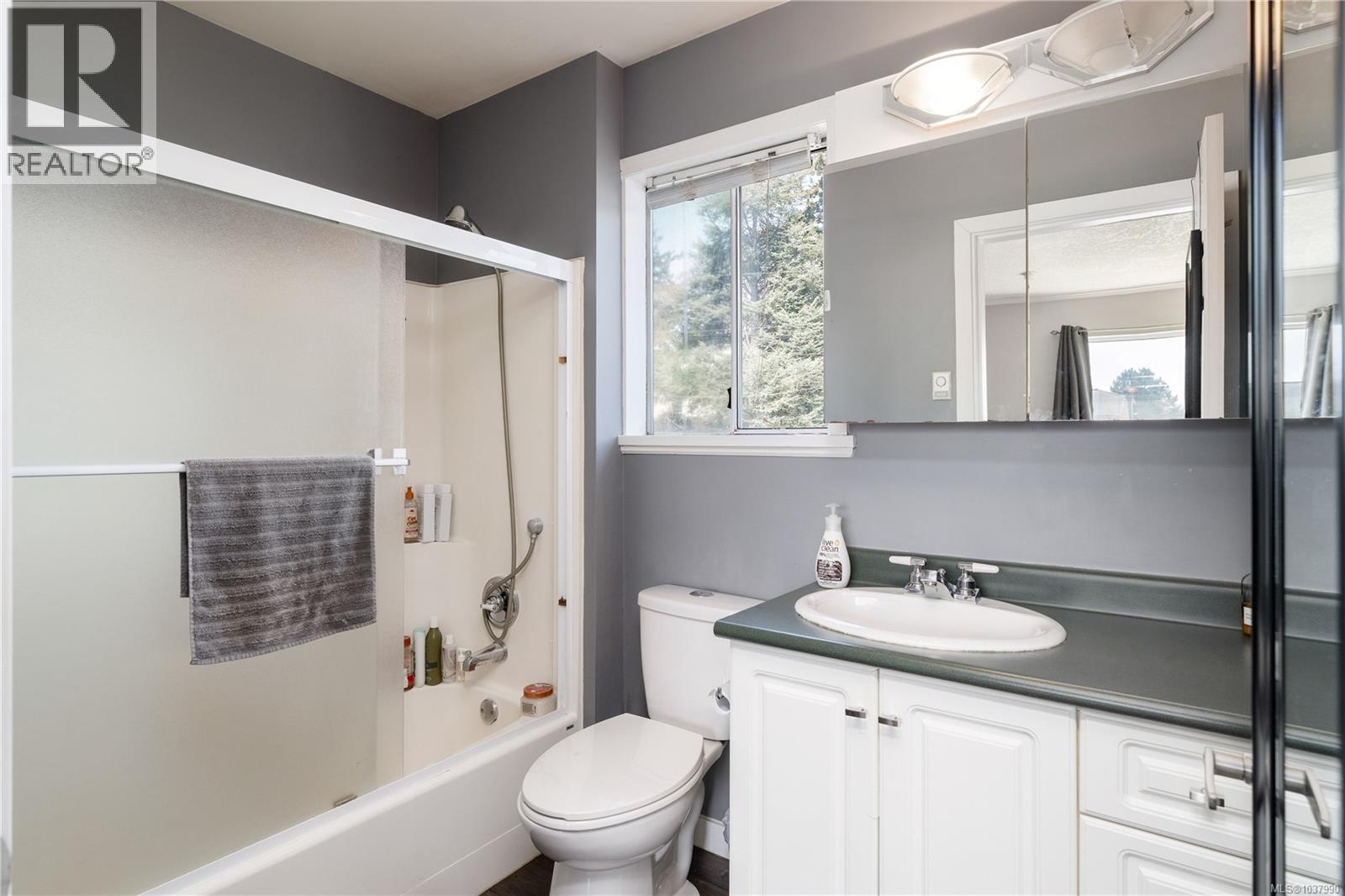 545 Tait St - 16
