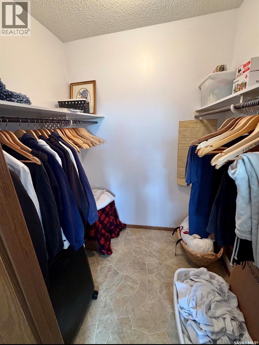 #110 102 Manor DRIVE - 10