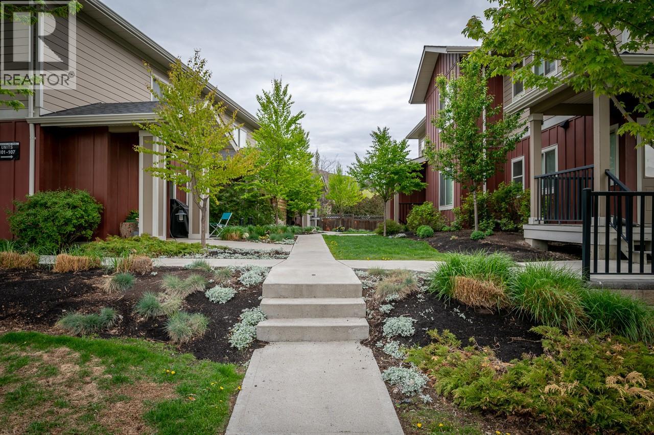 #105 60 HUDSONS BAY Trail - 29