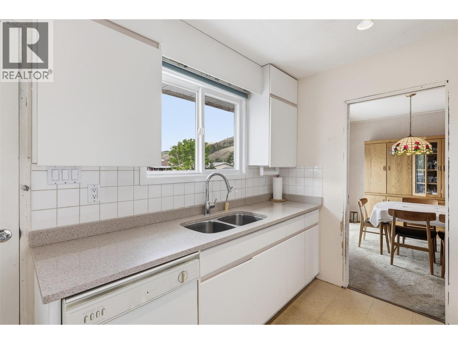 833 MCARTHUR Drive - 10
