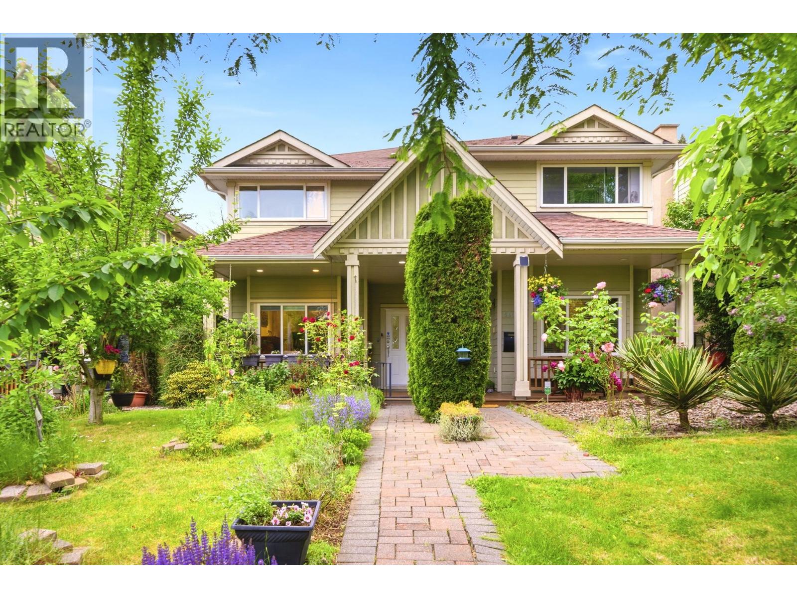 562 KEITH Road - main photo