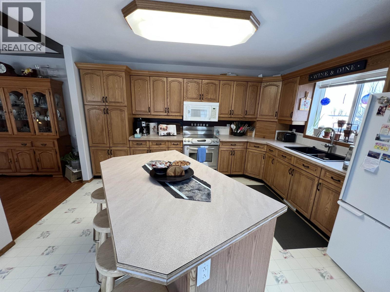 5323 MOUNTAINVIEW DRIVE - 8