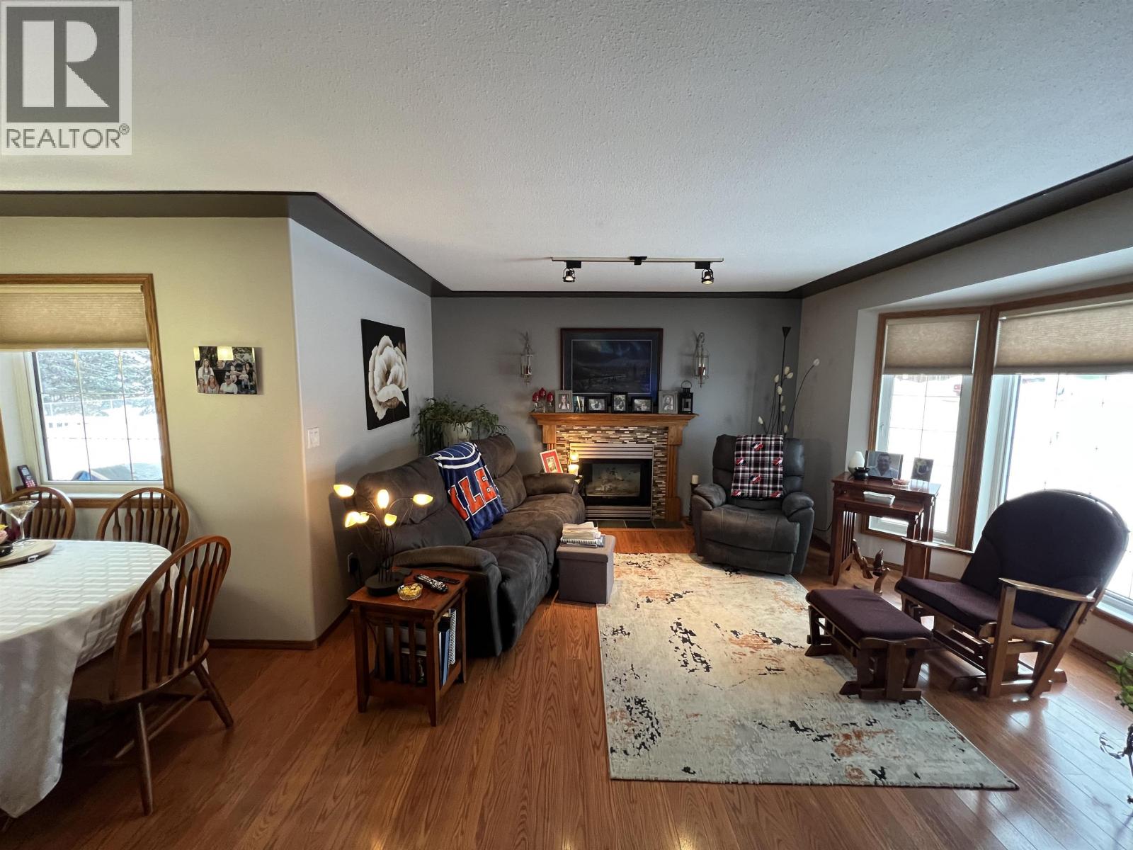 5323 MOUNTAINVIEW DRIVE - 4