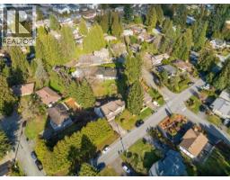 529 Perth Avenue, Coquitlam, BC V3J7V1 Photo 8