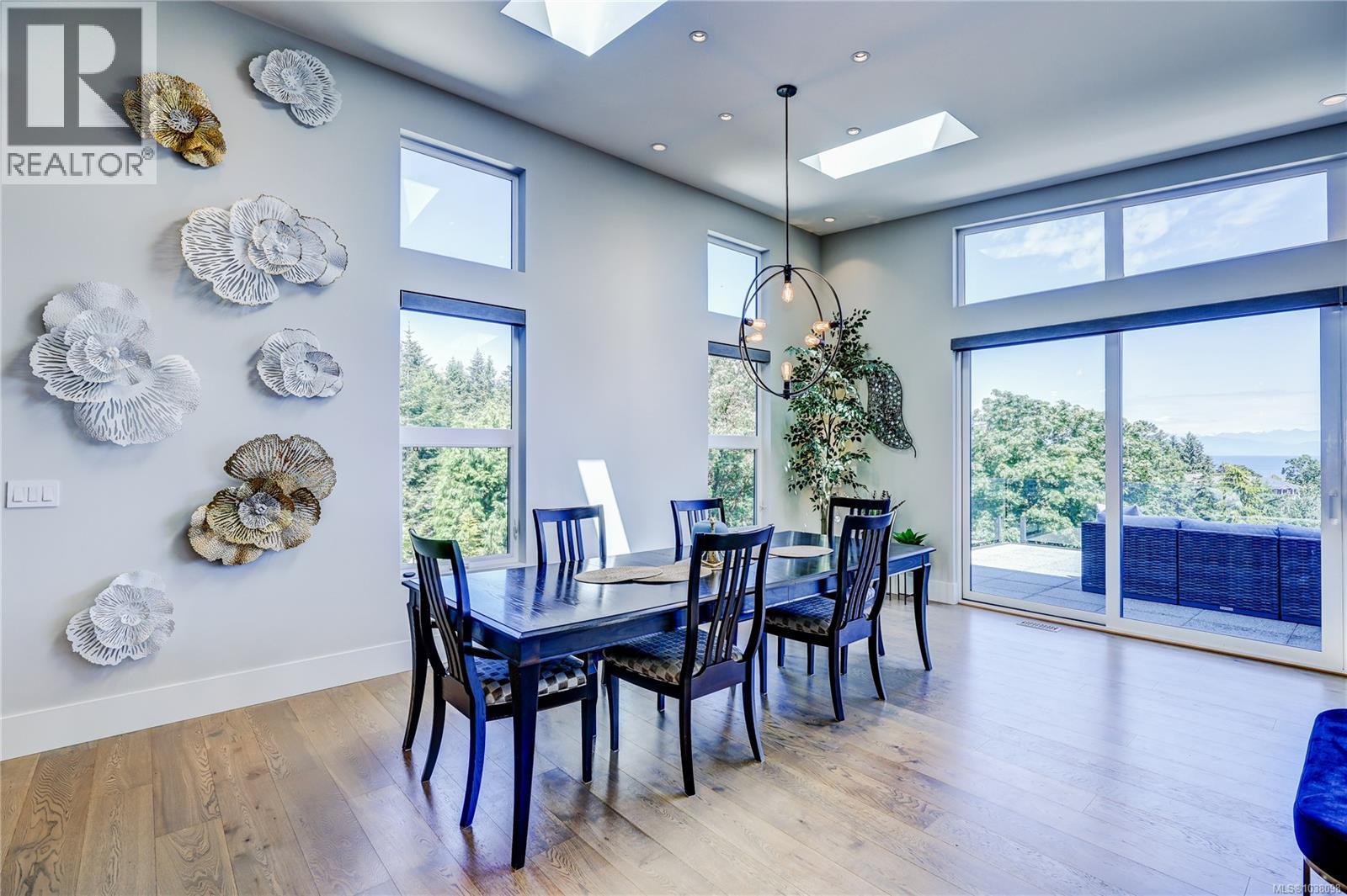 3450 Dolphin Dr - 22