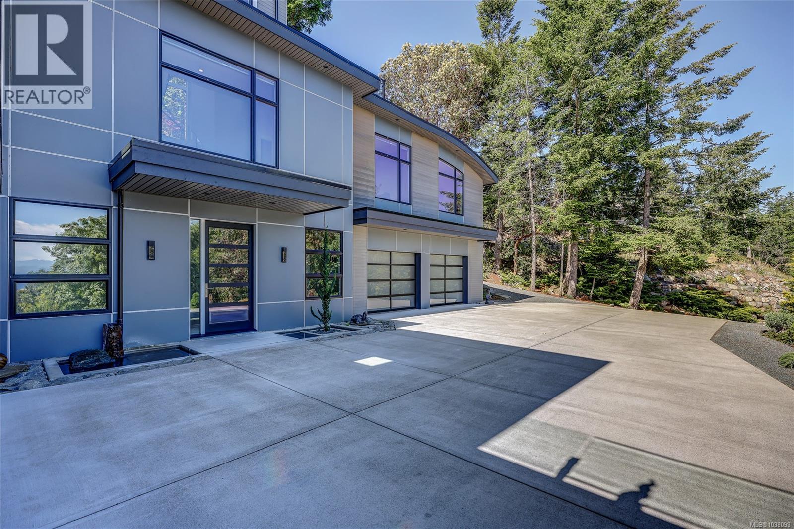 3450 Dolphin Dr - 3