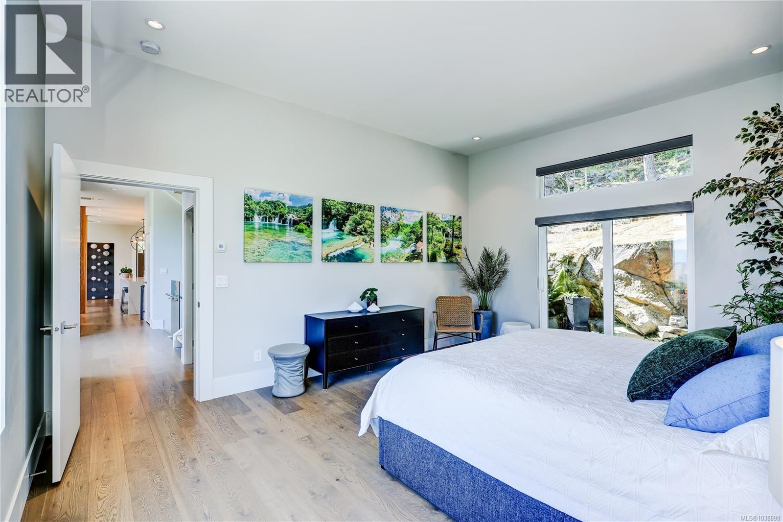 3450 Dolphin Dr - 40