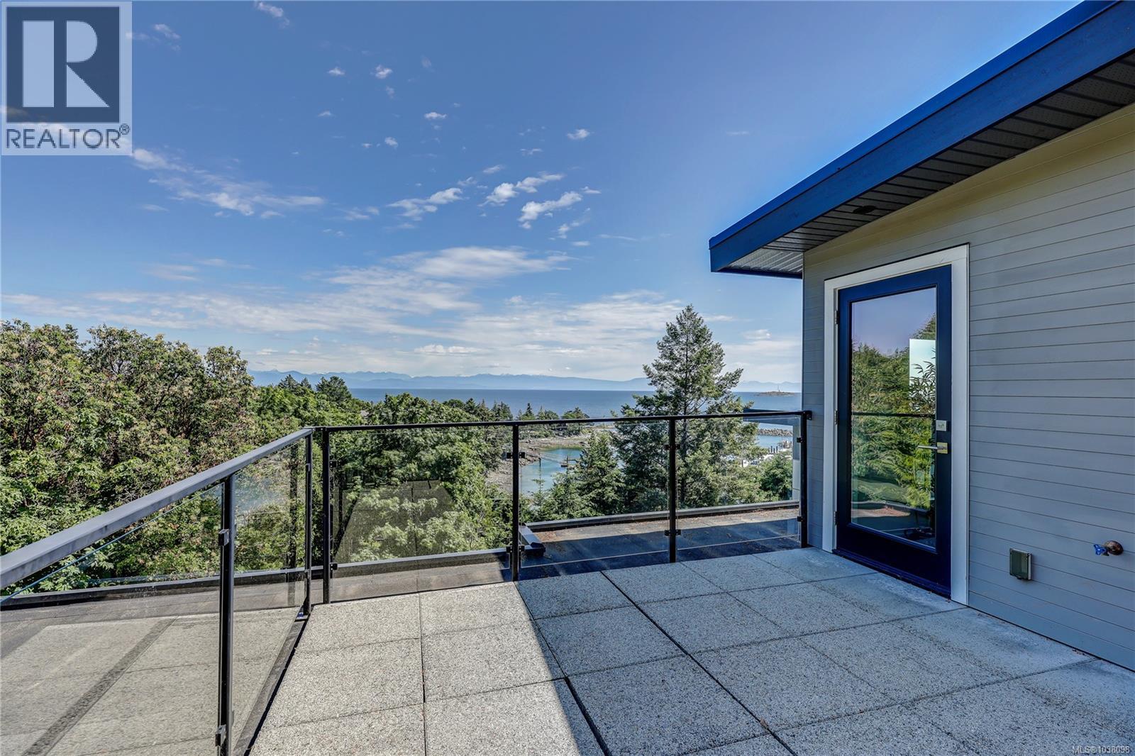 3450 Dolphin Dr - 56