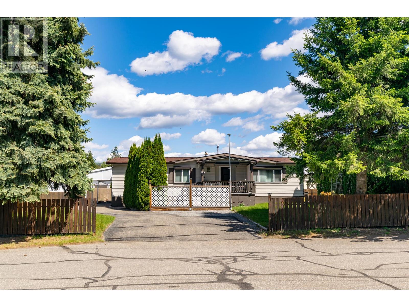 103 1361 30th Street Southeast, Salmon Arm