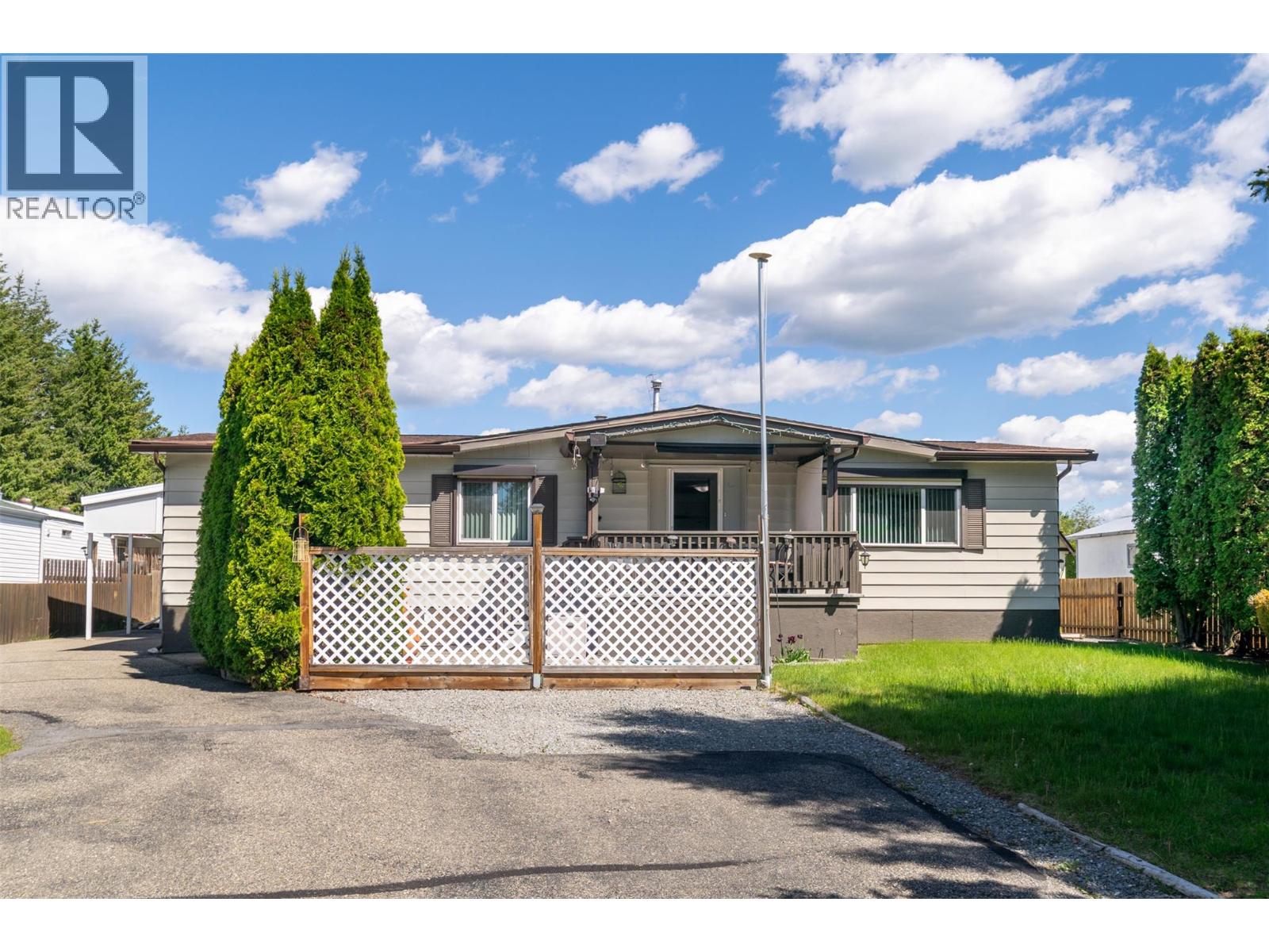 103 1361 30th Street Southeast, Salmon Arm