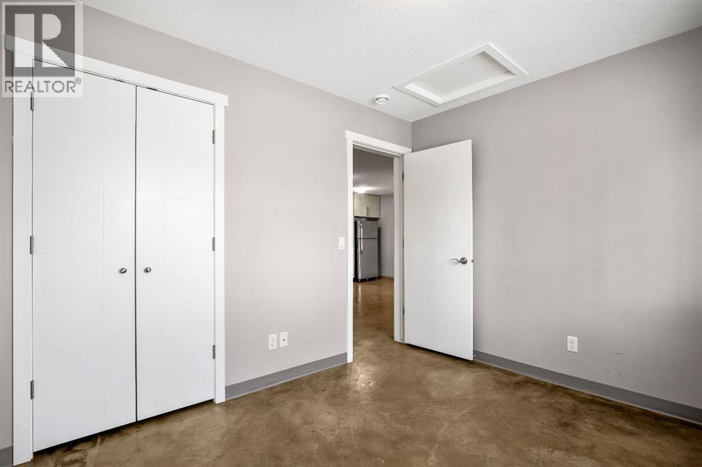 #D 204 6 Avenue - 18