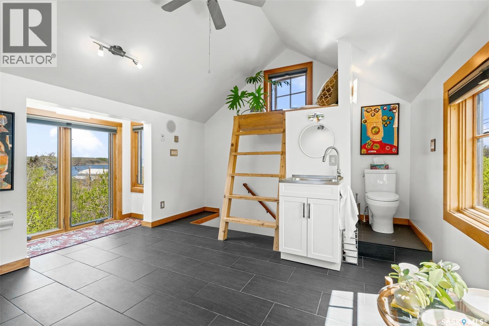 115-117 Evenson AVENUE - 22