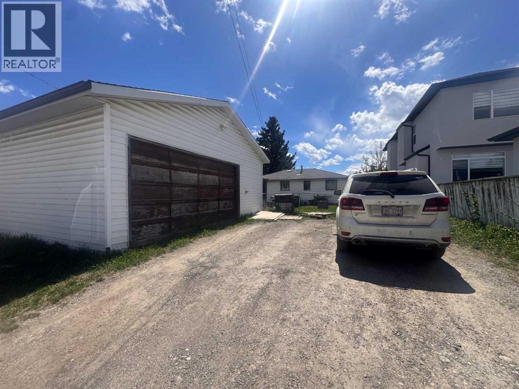 8132 Bowness Road NW - photo 2