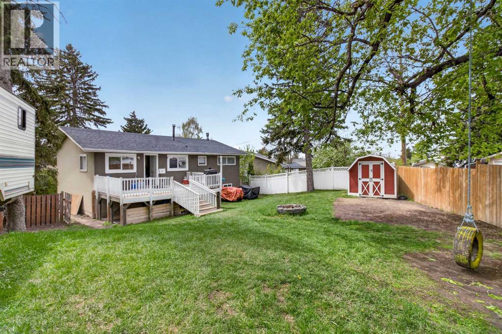 228 Van Horne Crescent NE - 29