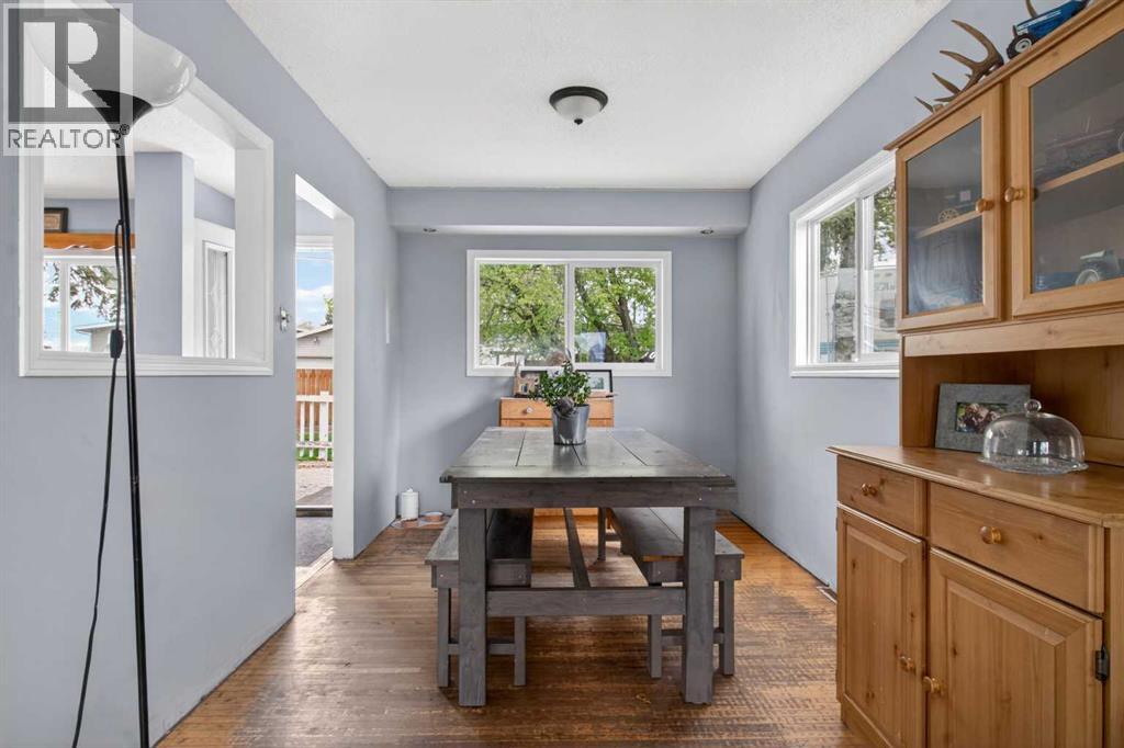 228 Van Horne Crescent NE - 7