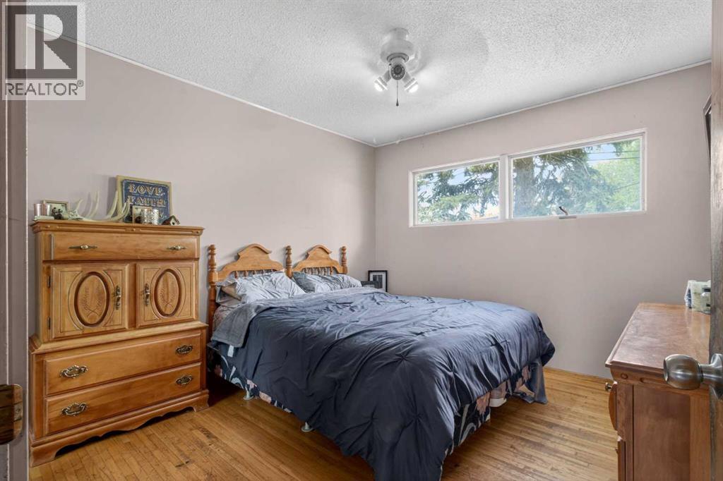228 Van Horne Crescent NE - 16