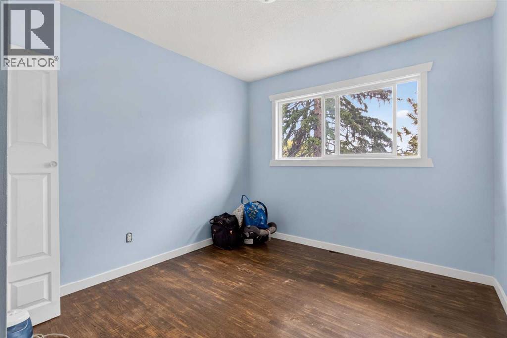 228 Van Horne Crescent NE - 15