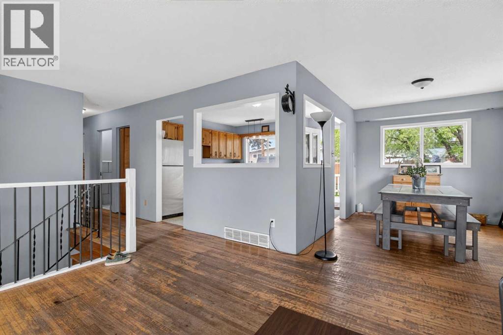 228 Van Horne Crescent NE - 6