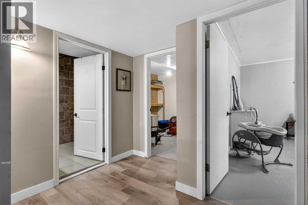 228 Van Horne Crescent NE - 20