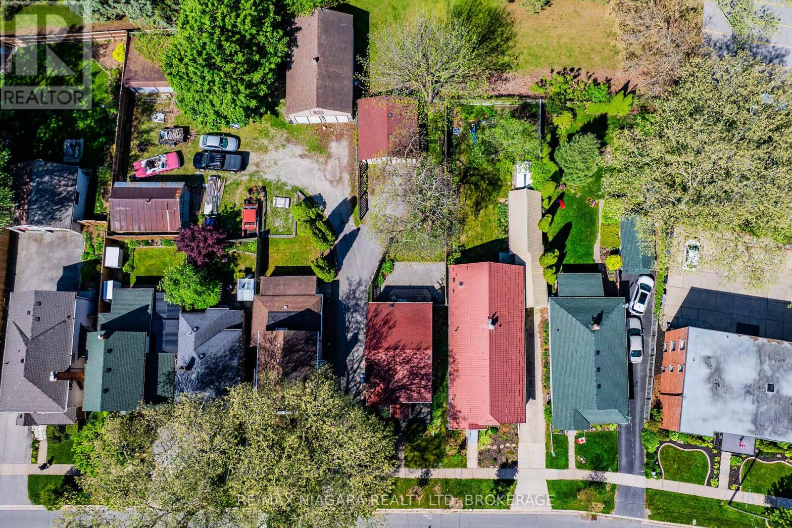 81 WOODLAND AVENUE - 33