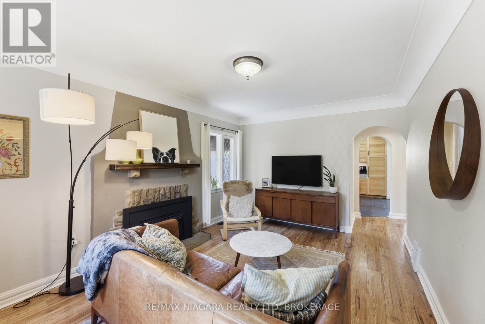 81 WOODLAND AVENUE - 5