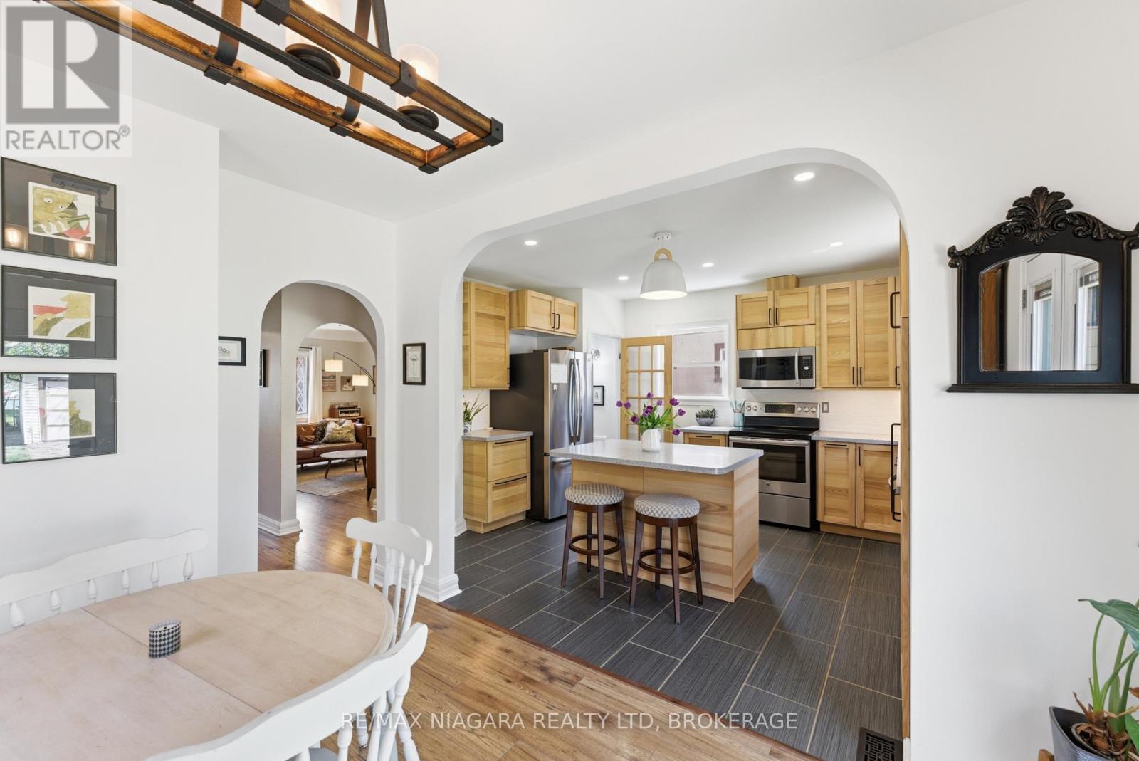 81 WOODLAND AVENUE - 6