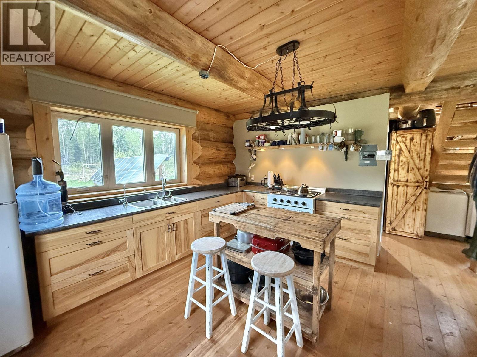 DL12435 BOWRON LAKE ROAD - 13