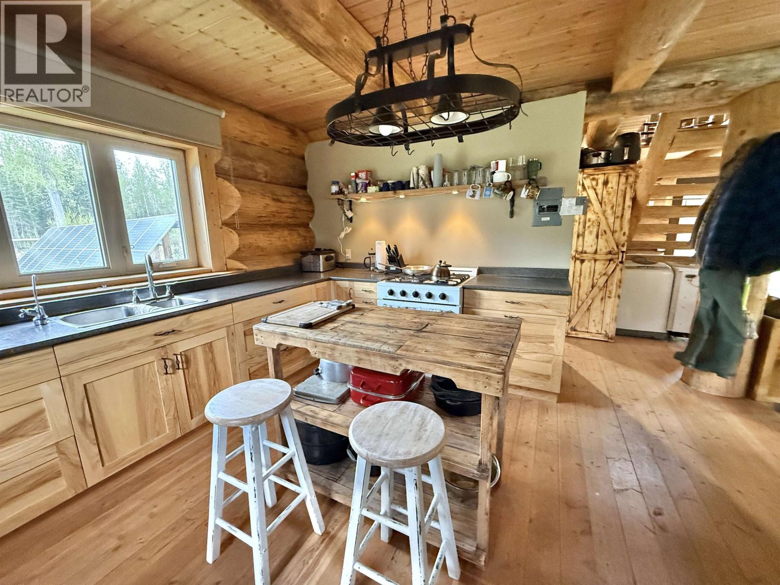 DL12435 BOWRON LAKE ROAD - 15