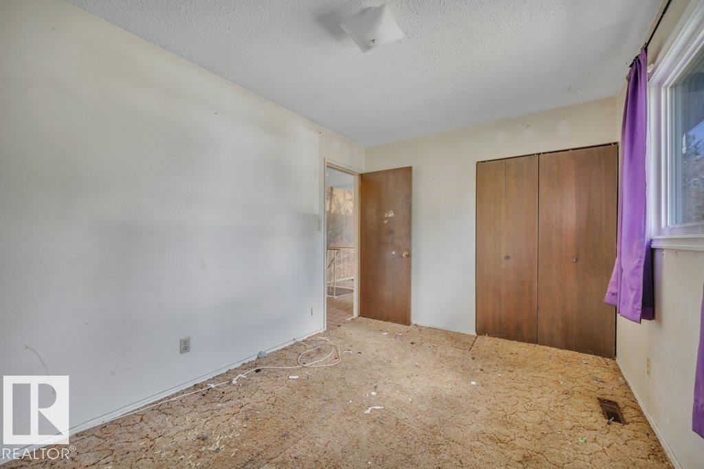 8753 152 ST NW - 16