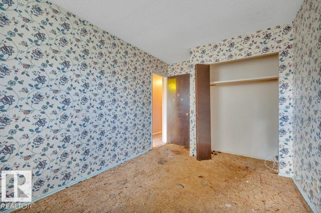 8753 152 ST NW - 18