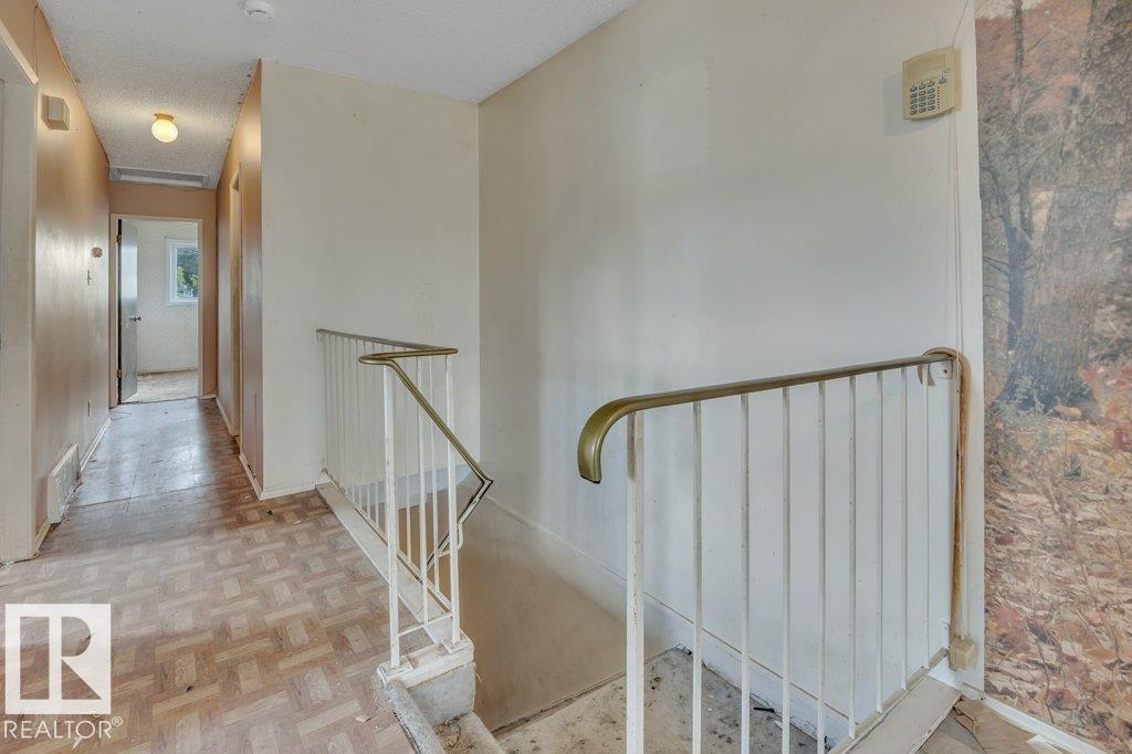 8753 152 ST NW - 24