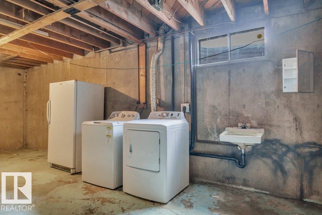 8753 152 ST NW - 25