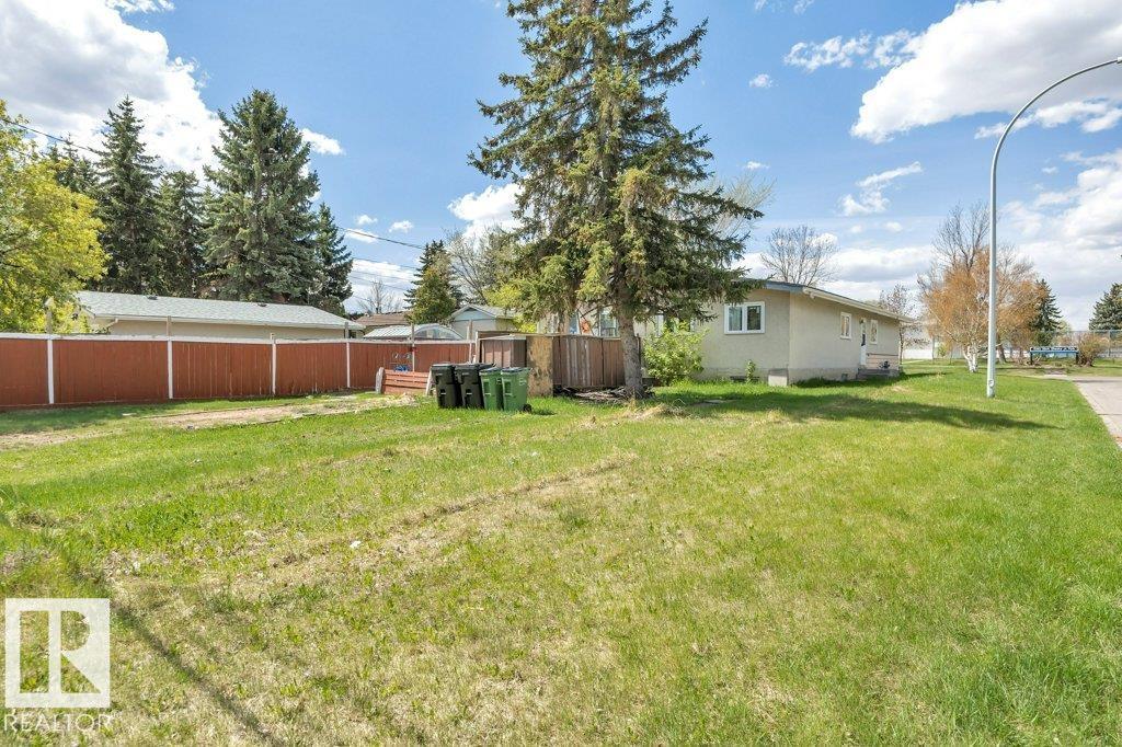 8753 152 ST NW - 30