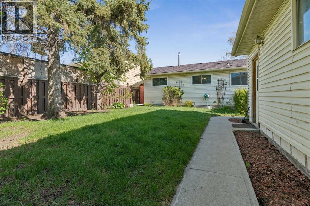6751 34 Avenue NE - 32